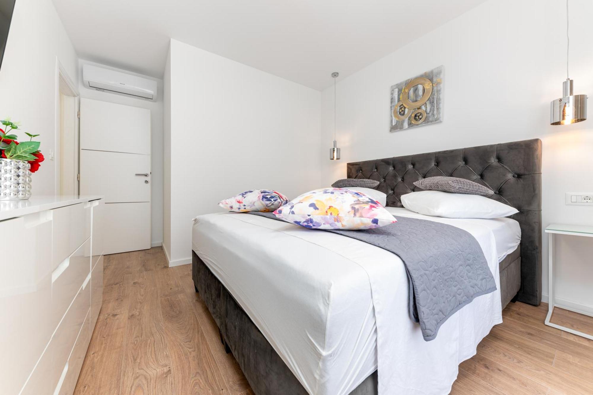Seaview Apartments Nives Brela Rum bild