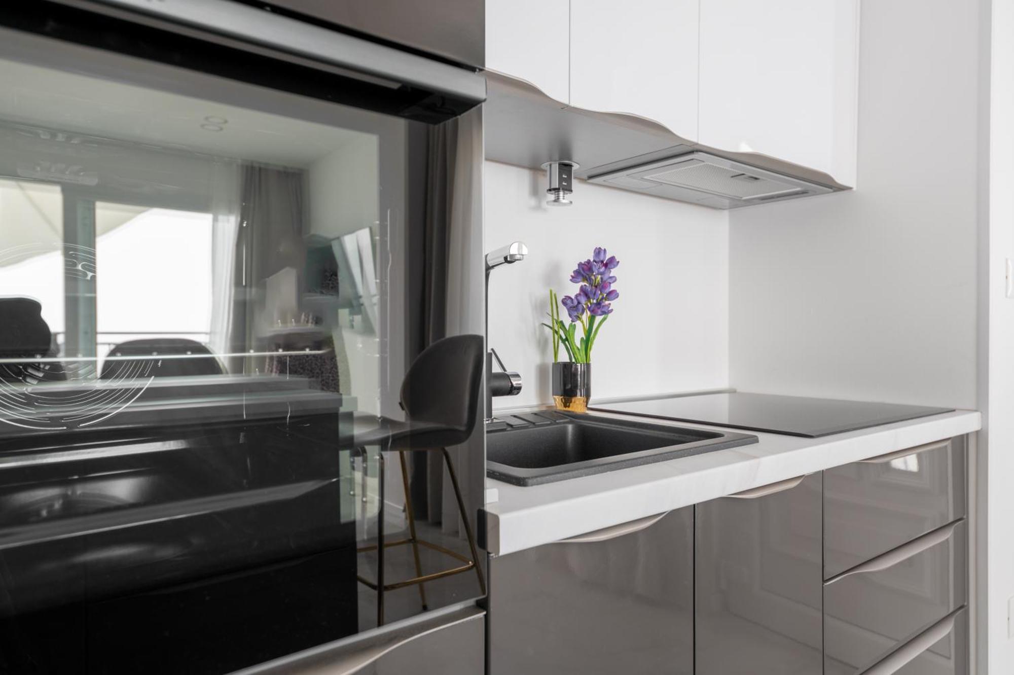 Seaview Apartments Nives Brela Rum bild